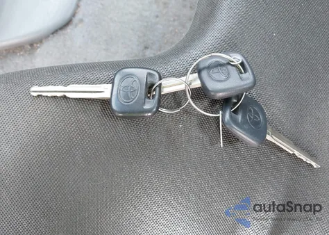 2006 Toyota Tacoma из США, поврежденный, VIN 5TENX22N56Z299743